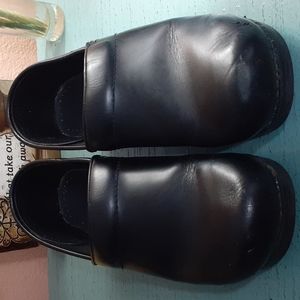 DANSKO SHOES SZ 41 EUR